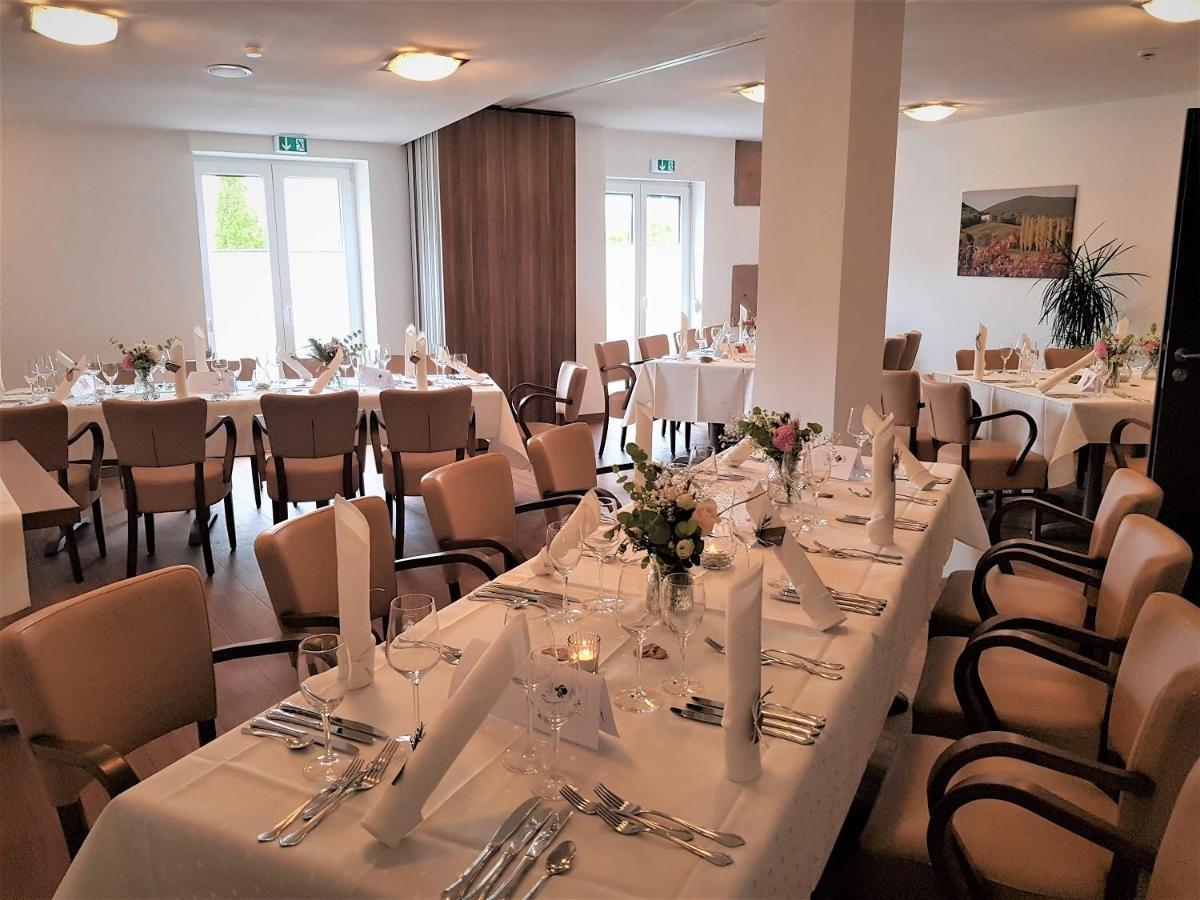 Hotel-Restaurant Pfaelzer Hof Еденкобен Екстериор снимка