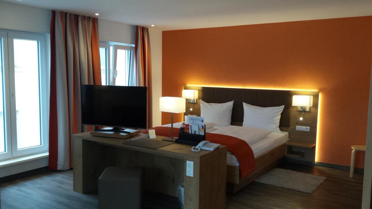 Hotel-Restaurant Pfaelzer Hof Еденкобен Екстериор снимка