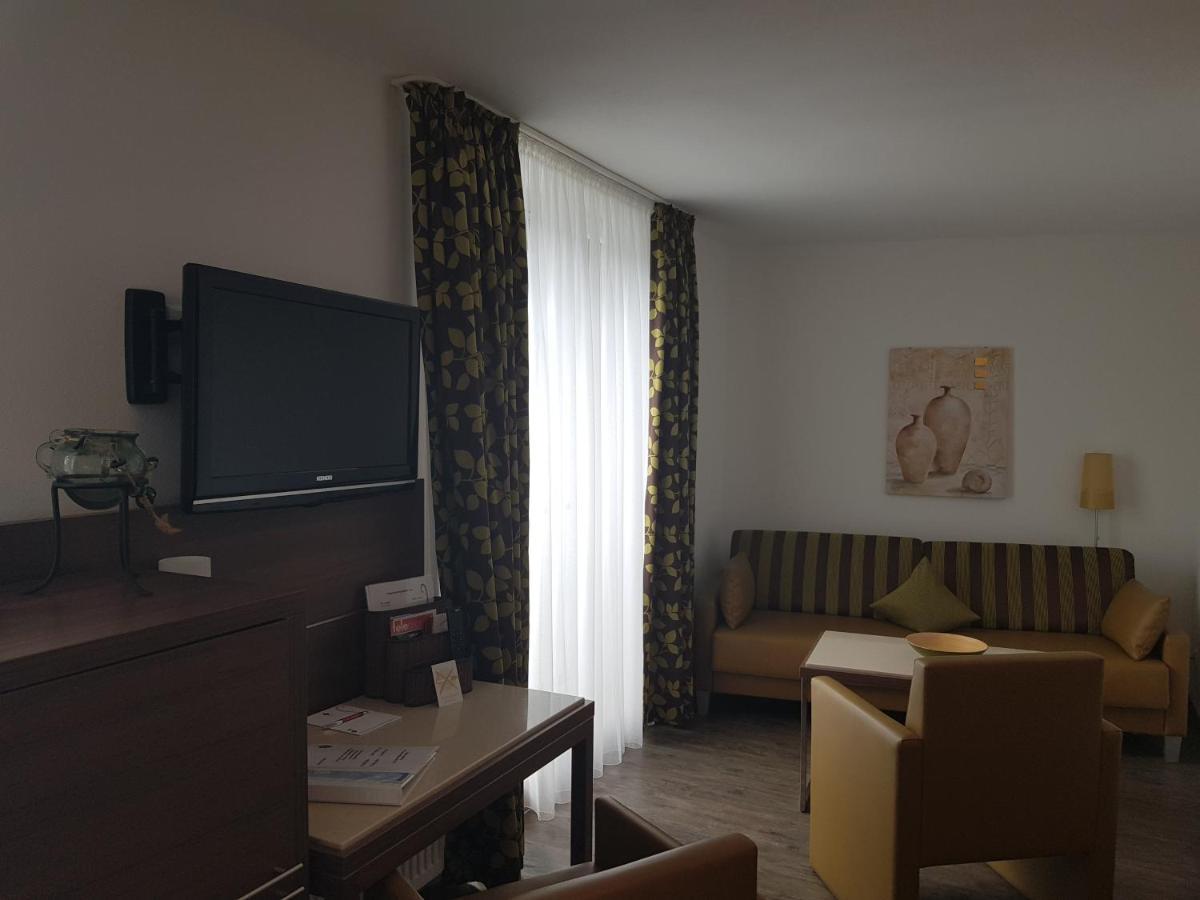 Hotel-Restaurant Pfaelzer Hof Еденкобен Екстериор снимка
