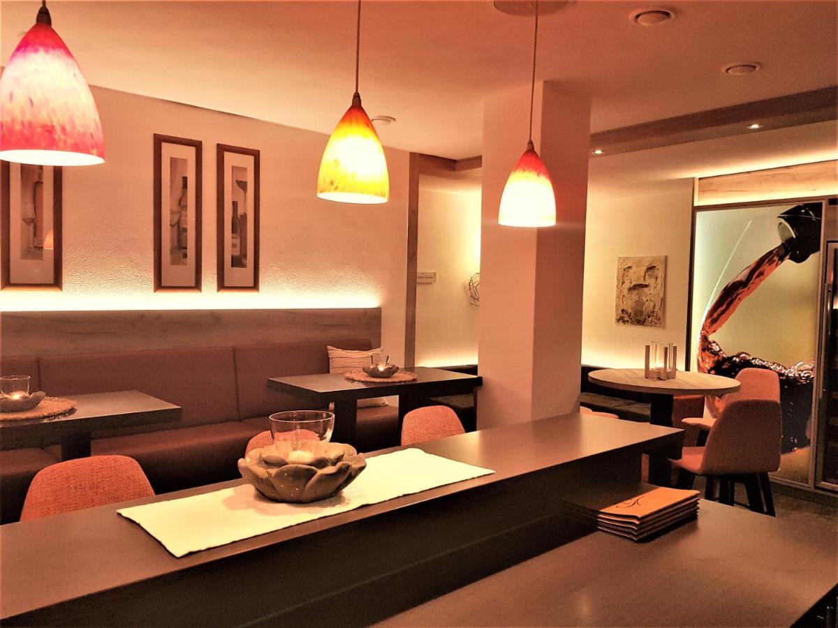 Hotel-Restaurant Pfaelzer Hof Еденкобен Екстериор снимка