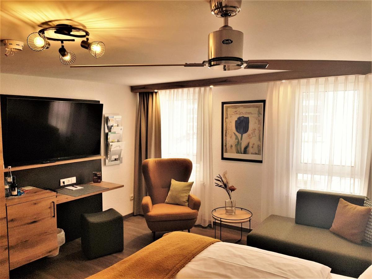 Hotel-Restaurant Pfaelzer Hof Еденкобен Екстериор снимка