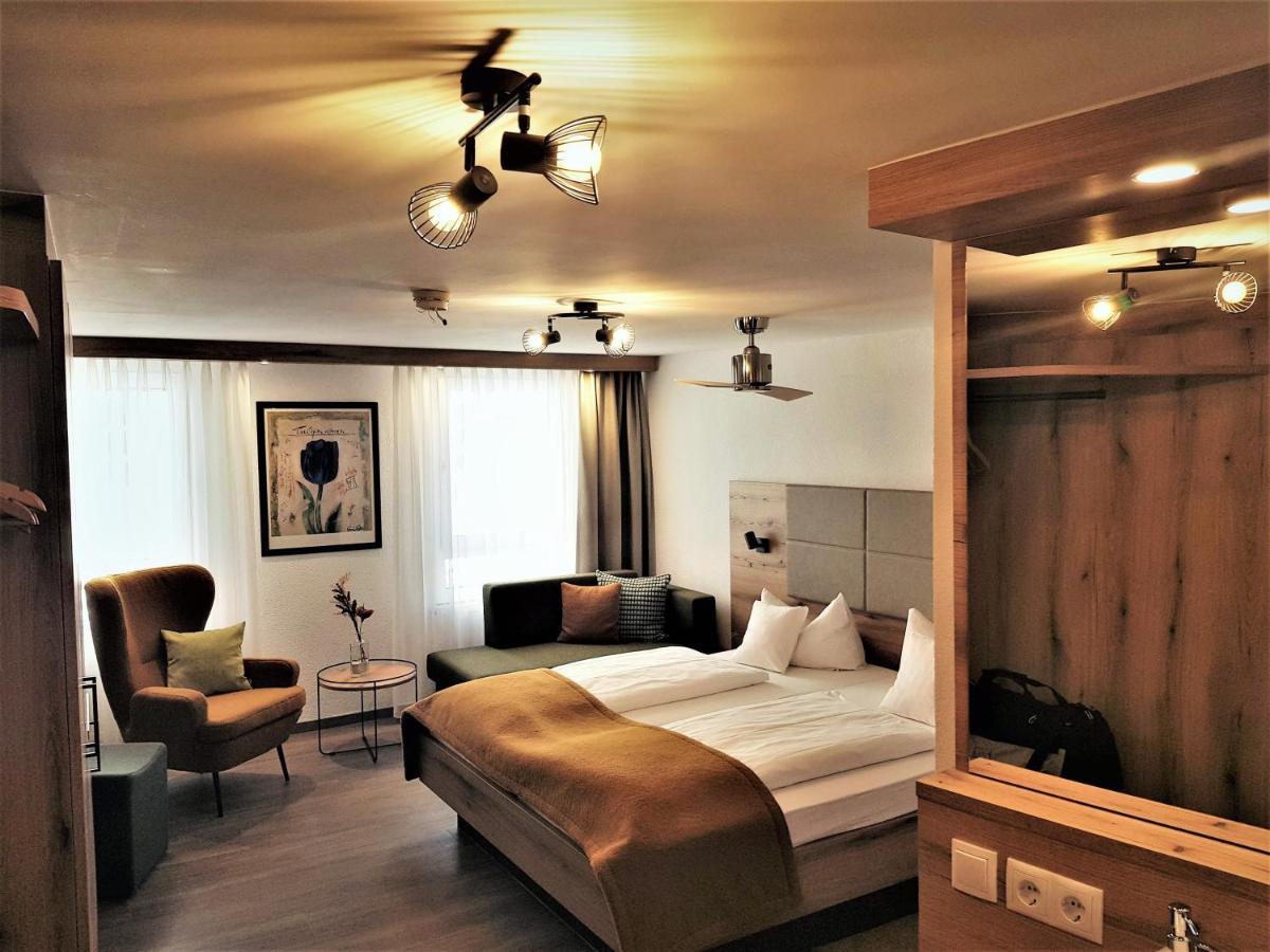 Hotel-Restaurant Pfaelzer Hof Еденкобен Екстериор снимка