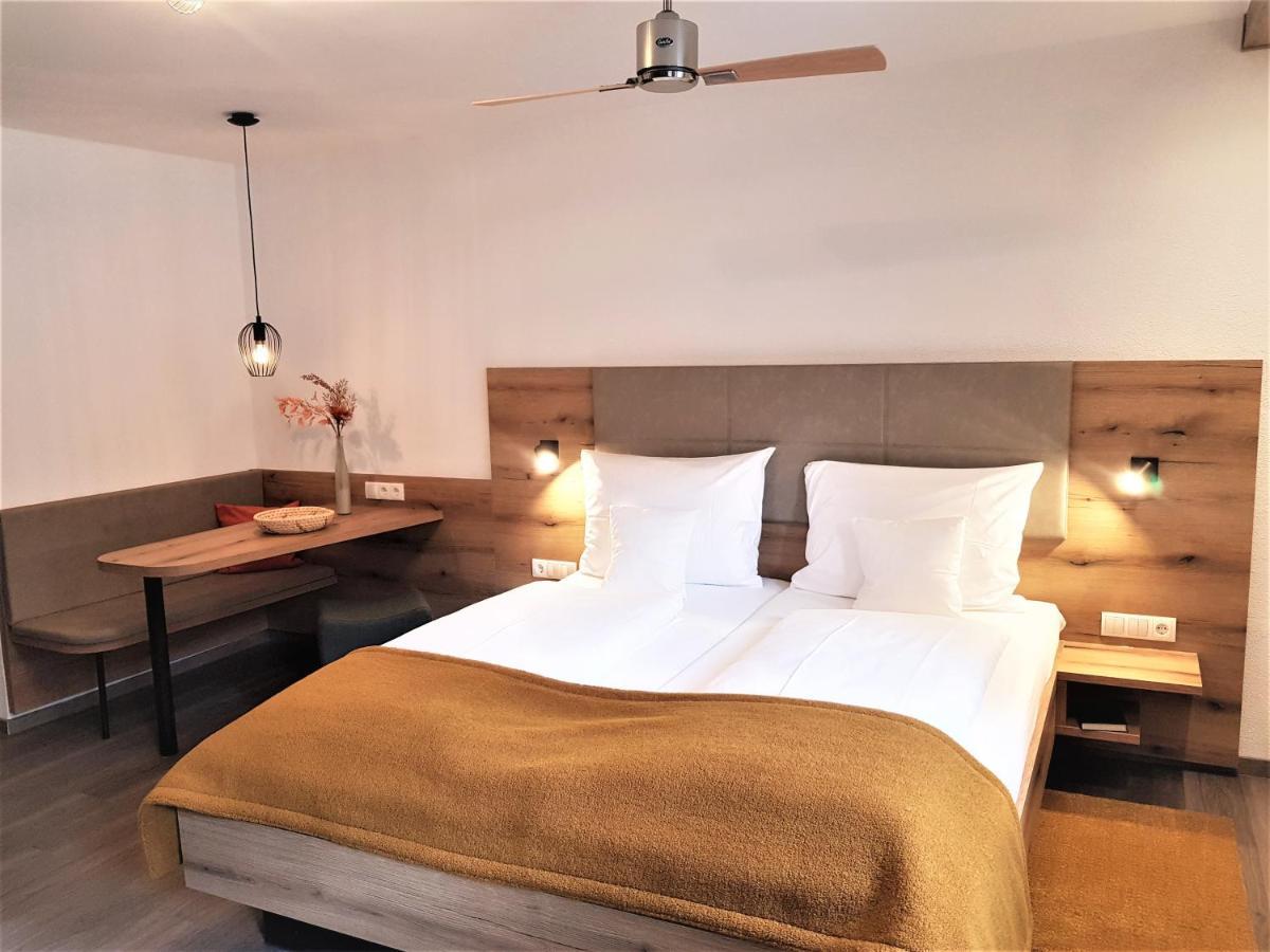 Hotel-Restaurant Pfaelzer Hof Еденкобен Екстериор снимка