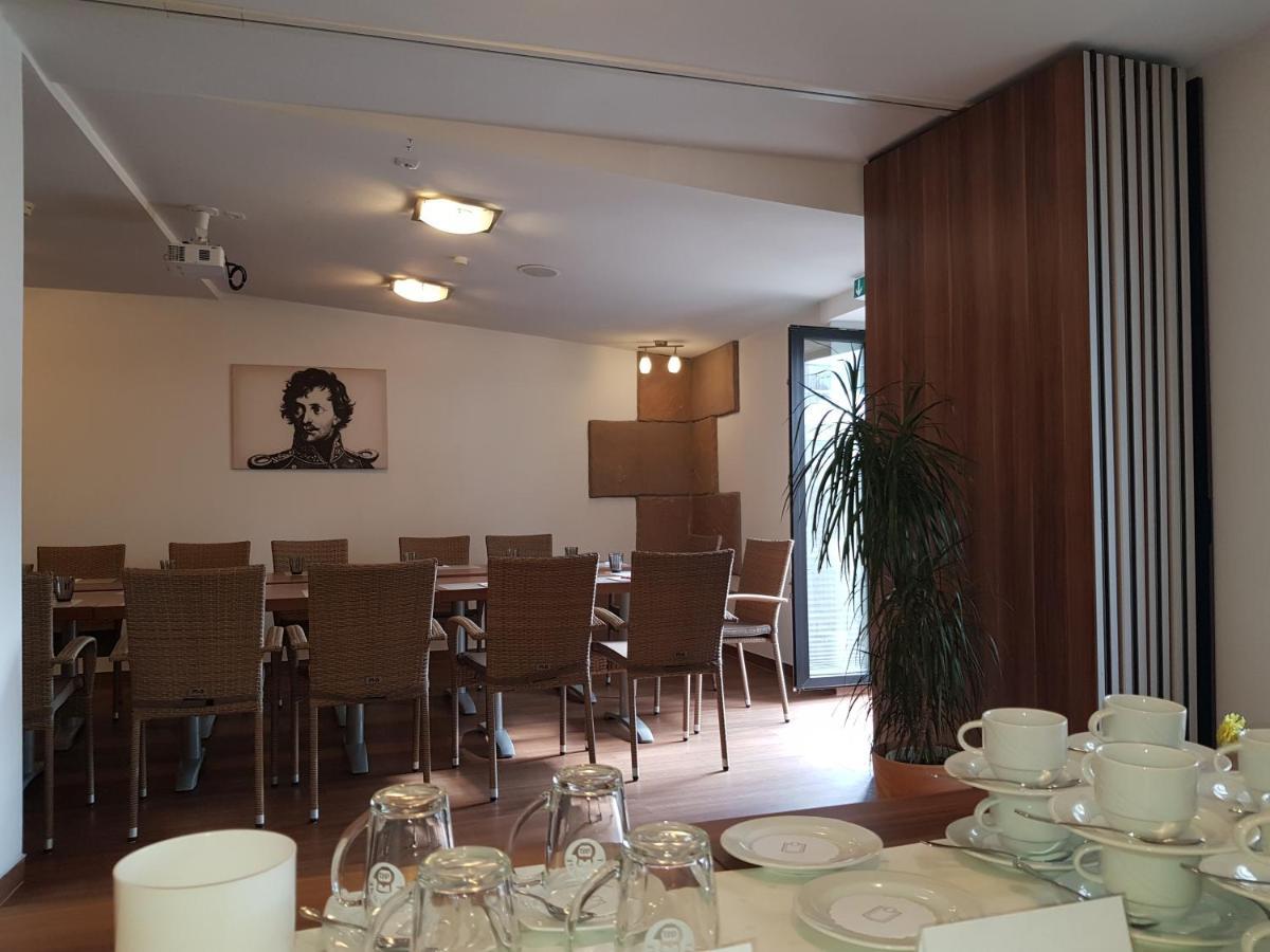 Hotel-Restaurant Pfaelzer Hof Еденкобен Екстериор снимка