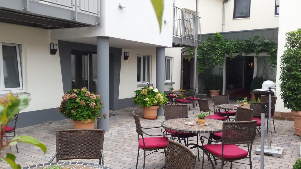 Hotel-Restaurant Pfaelzer Hof Еденкобен Екстериор снимка