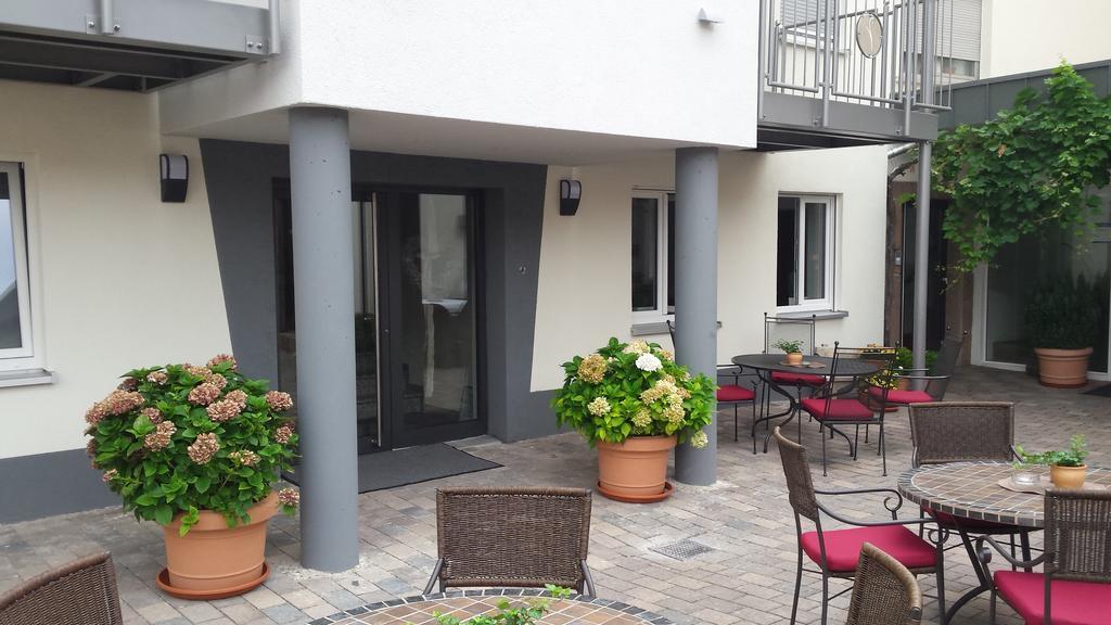 Hotel-Restaurant Pfaelzer Hof Еденкобен Екстериор снимка