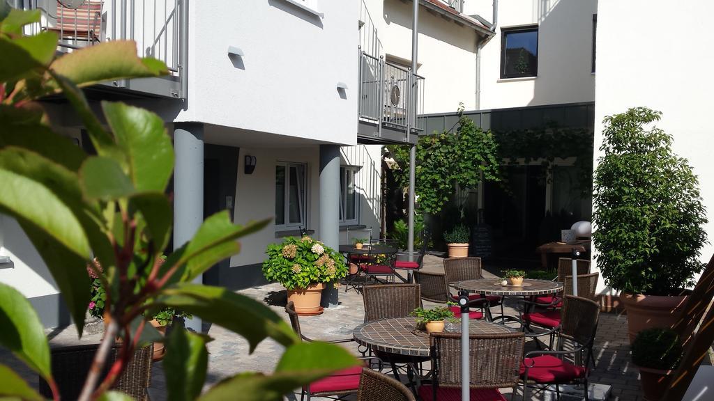 Hotel-Restaurant Pfaelzer Hof Еденкобен Екстериор снимка