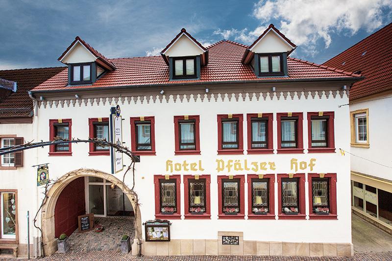 Hotel-Restaurant Pfaelzer Hof Еденкобен Екстериор снимка