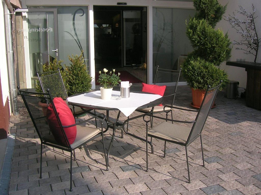 Hotel-Restaurant Pfaelzer Hof Еденкобен Екстериор снимка